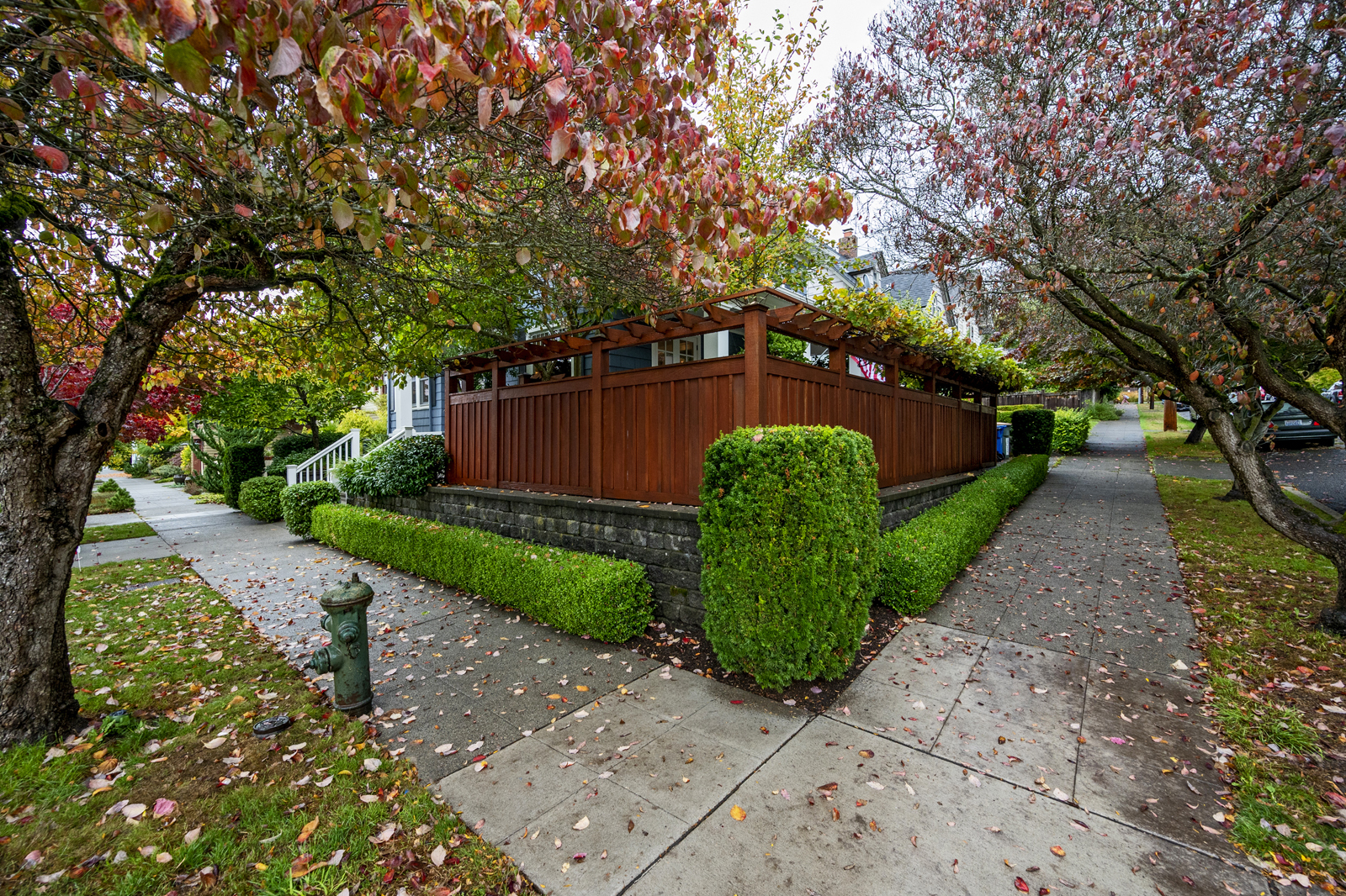 Property Photo: Deck & Yard 2100 Nob Hill Ave N  WA 98109 