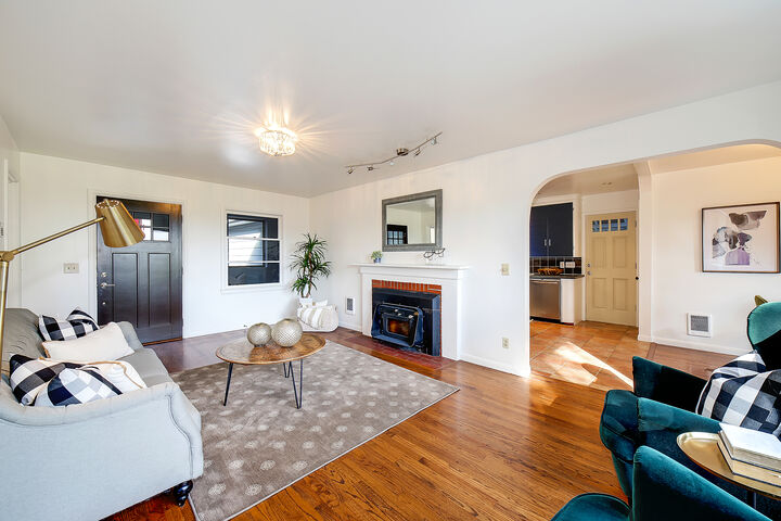 Property Photo:  10208  15th Avenue NE  WA 98125 