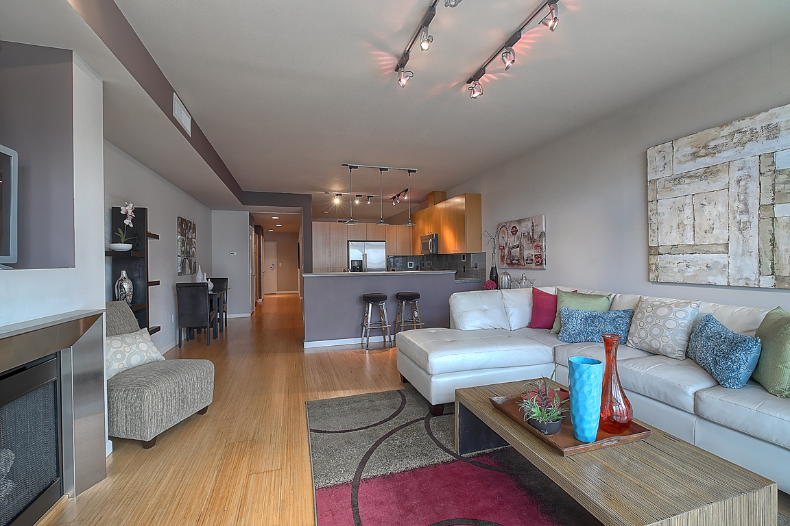 Property Photo: 17 W Mercer St 207 WA 98119