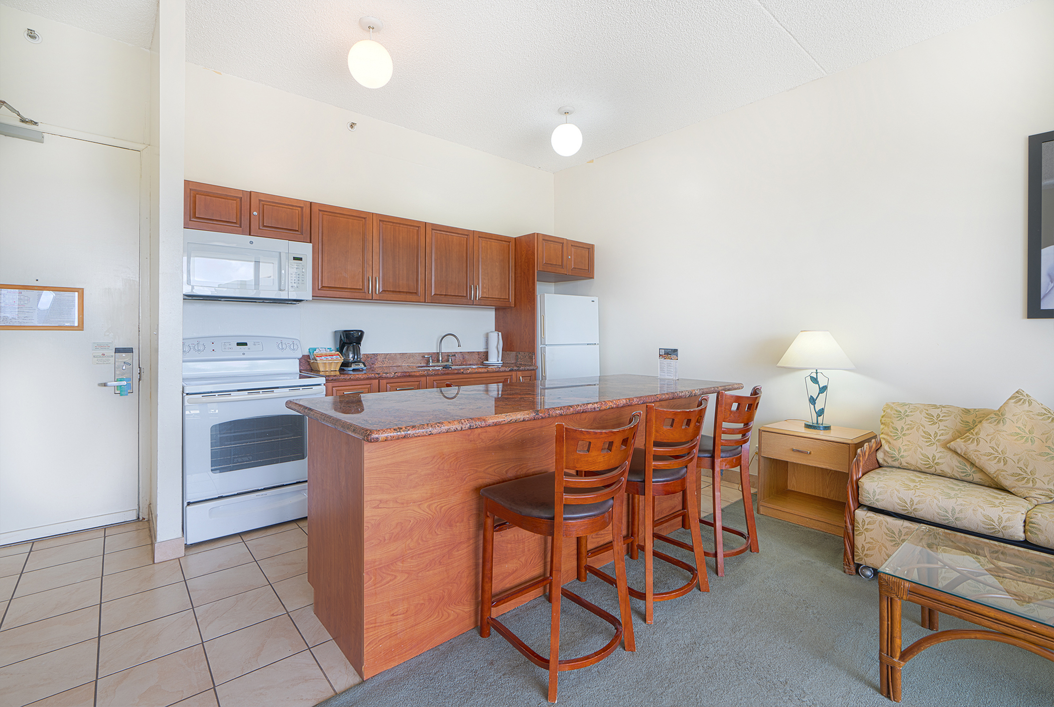 Property Photo:  201 Ohua Avenue Makai 3707  HI 96815 