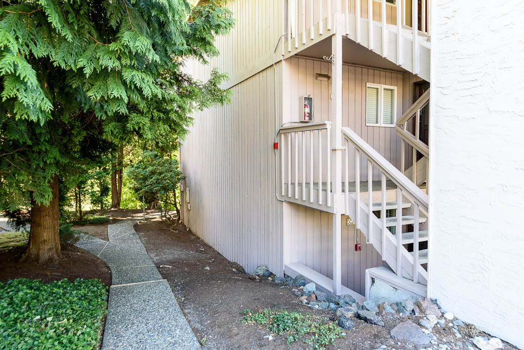 Property Photo:  7575 Old Redmond Rd 16  WA 98052 