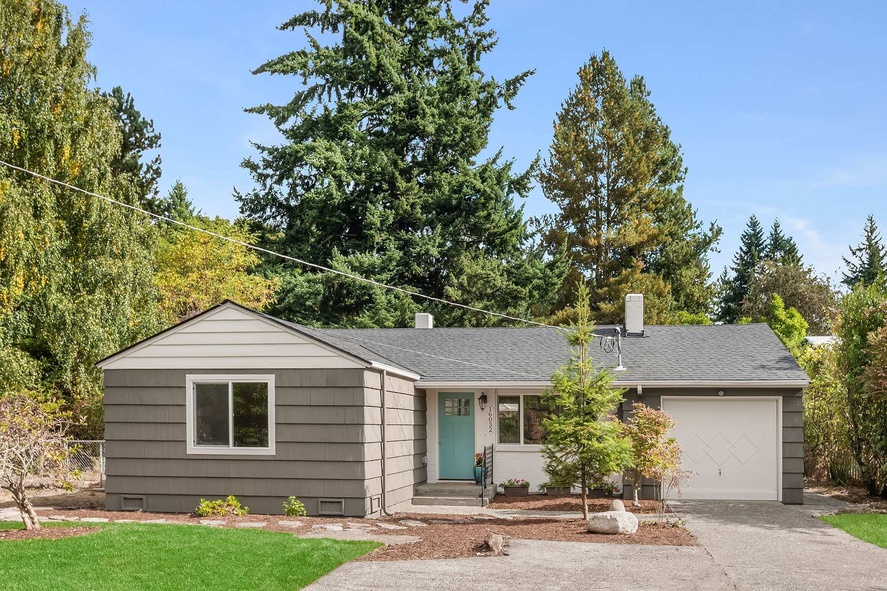 Property Photo:  16032 30th Ave NE  WA 98155 