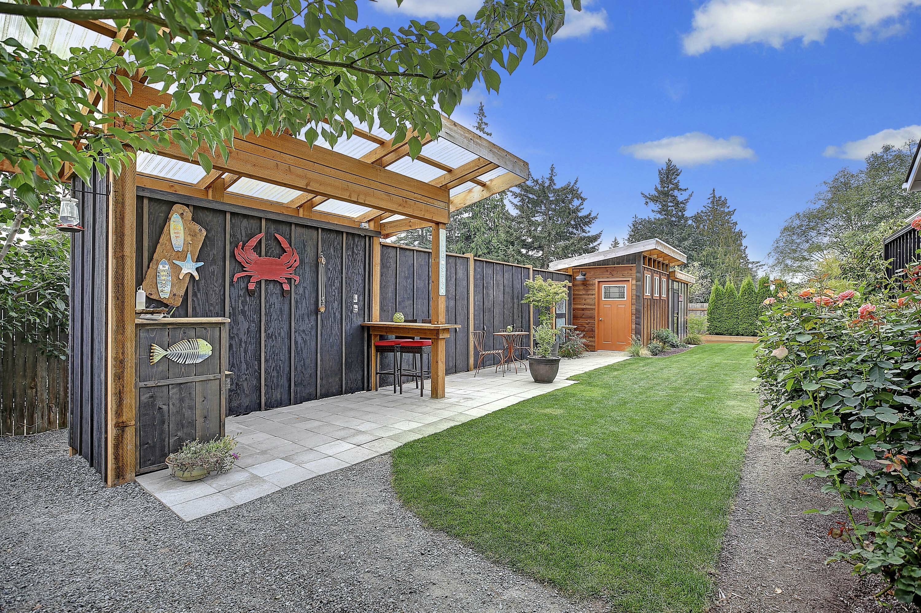 Property Photo:  823 Admiralty Way  WA 98282 