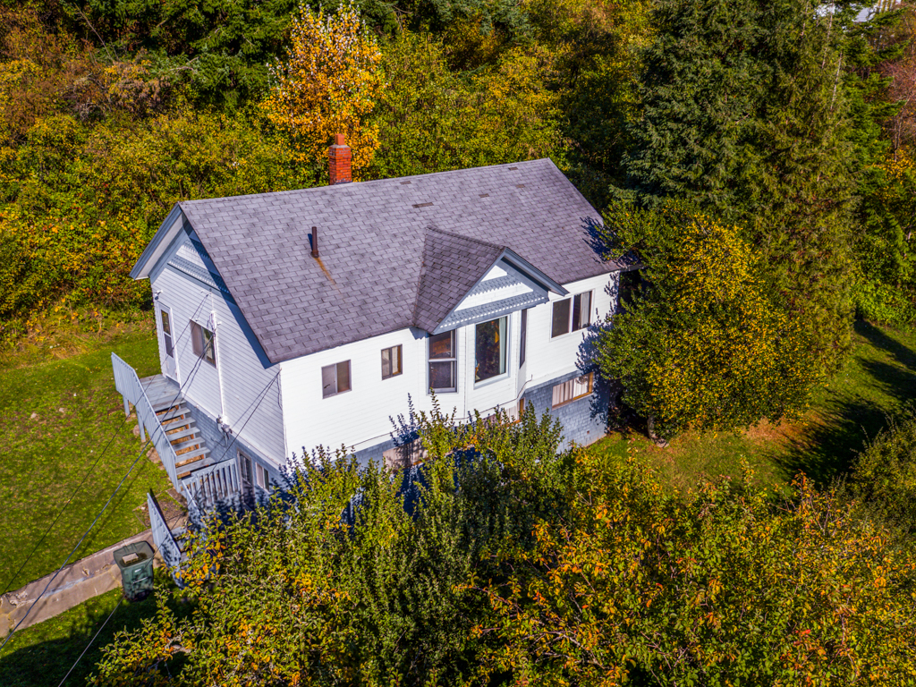 Property Photo: 1124 18th St WA 98225