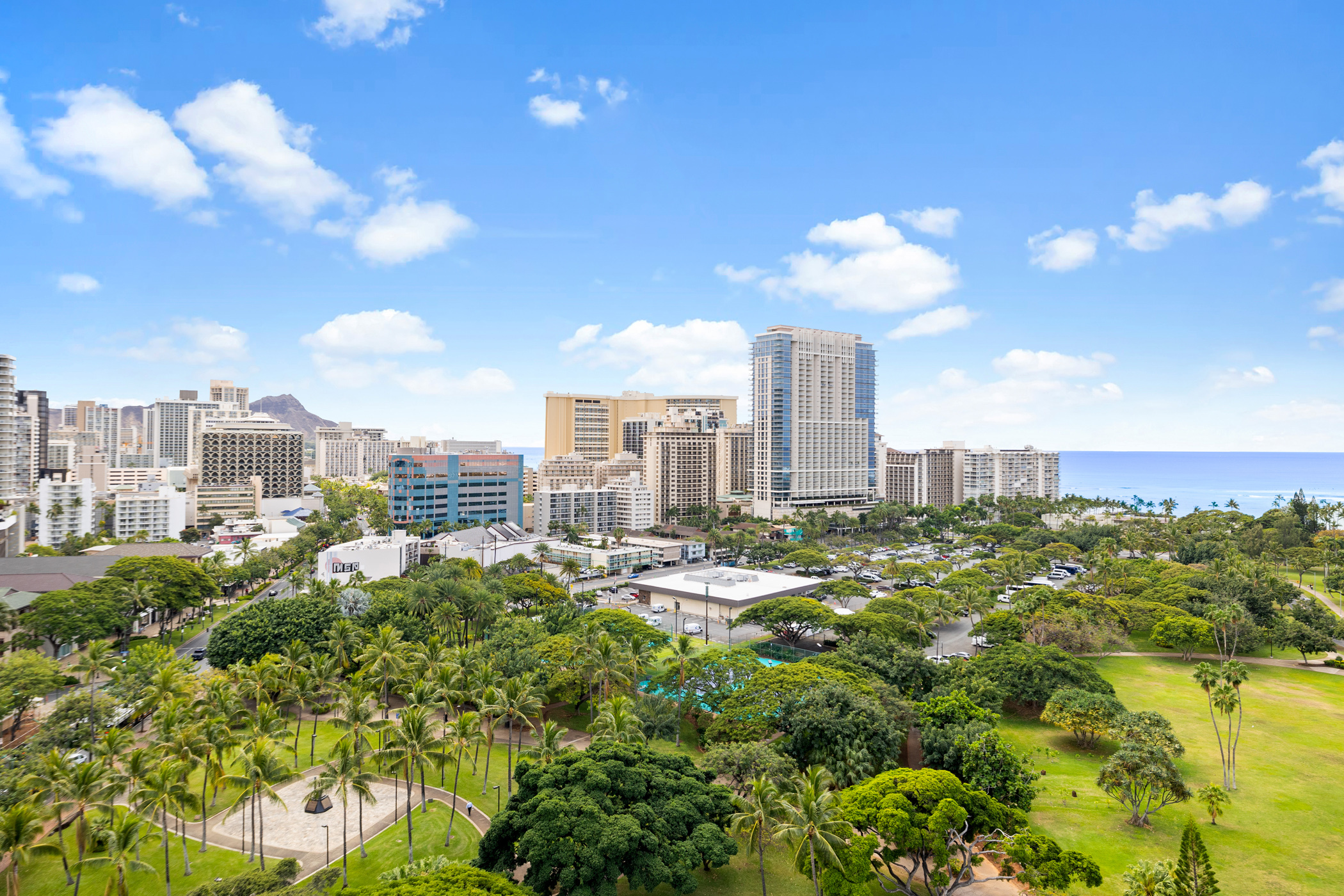 Property Photo:  2045 Kalakaua Avenue 1607  HI 96815 