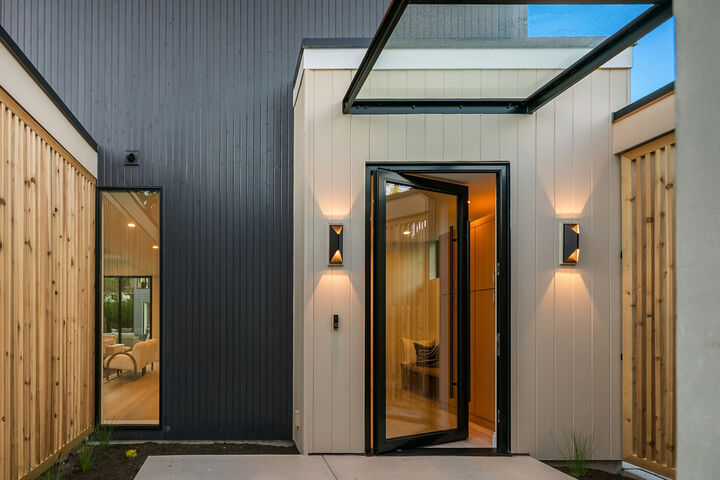 Property Photo: 7626 NE 10th Street WA 98039