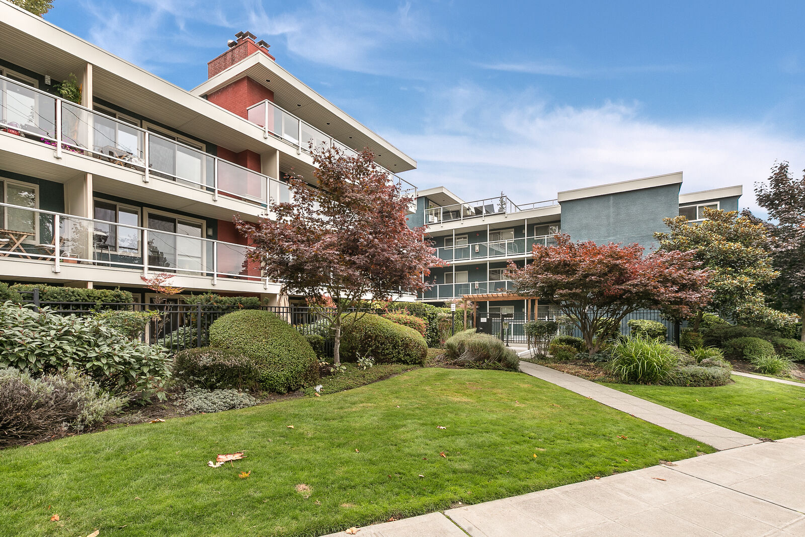 Property Photo: 1730 Taylor Avenue N 406 WA 98109