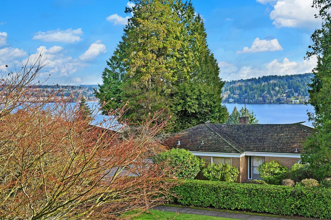 Property Photo: Sheridan Heights Living 16235 38th Avenue NE  WA 98155 