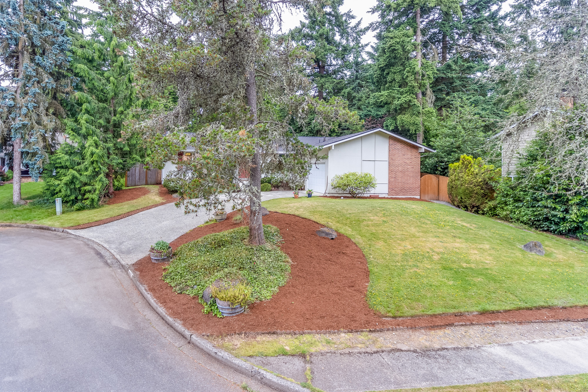 Property Photo: 18217 NE 28th St WA 98052