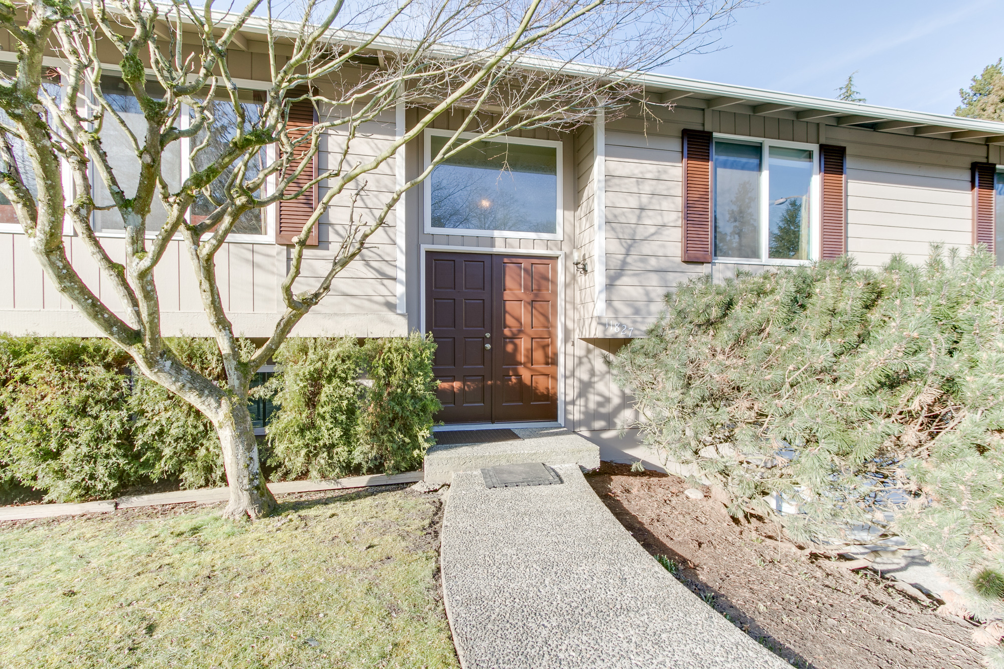 Property Photo: 11827 104th Ave NE WA 98034
