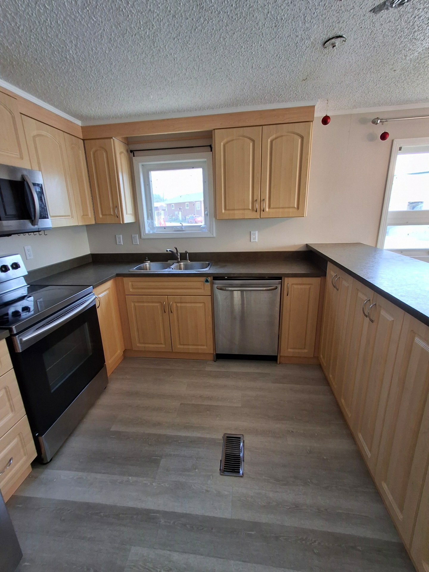 Property Photo:  18-61 Woodland Drive  NT X0E 0R8 
