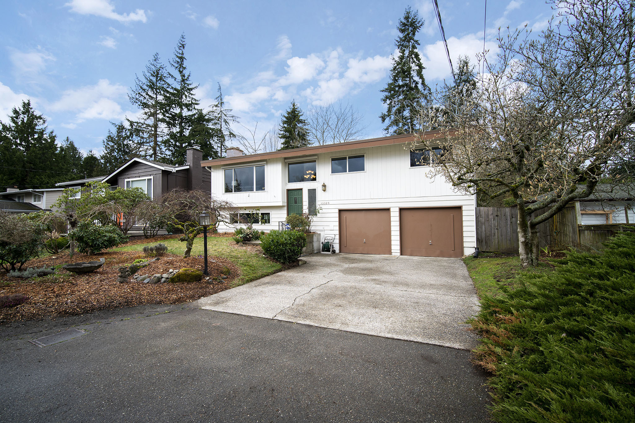 Property Photo: 13325 17th Avenue NE WA 98125