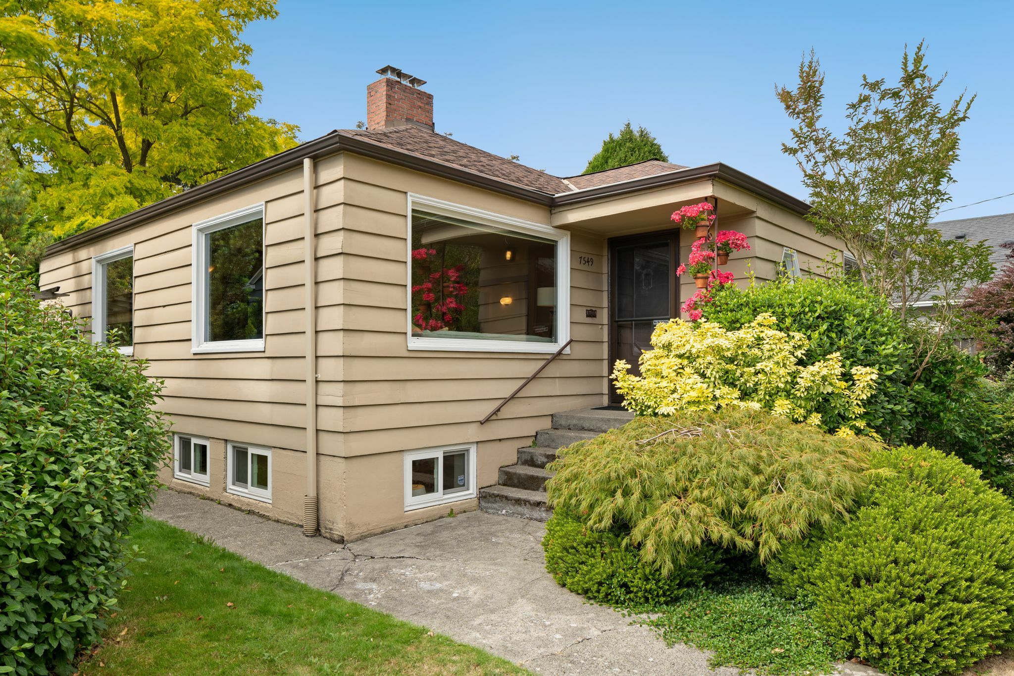 Property Photo:  7549 Mary Avenue NW  WA 98117 