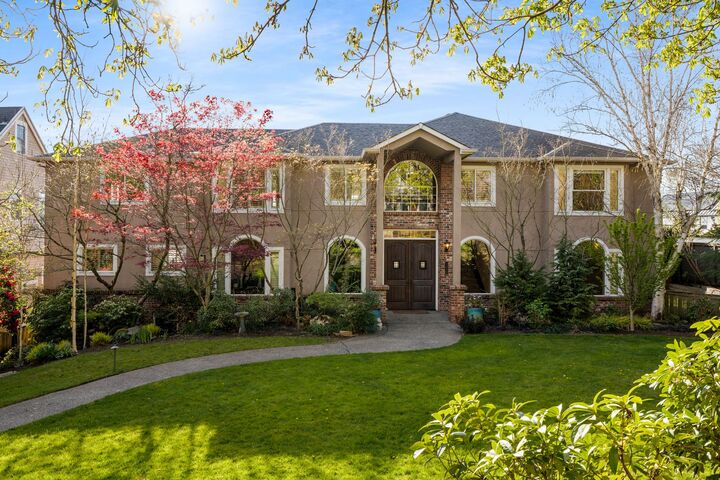 Property Photo:  1223  7th Avenue W  WA 98119 