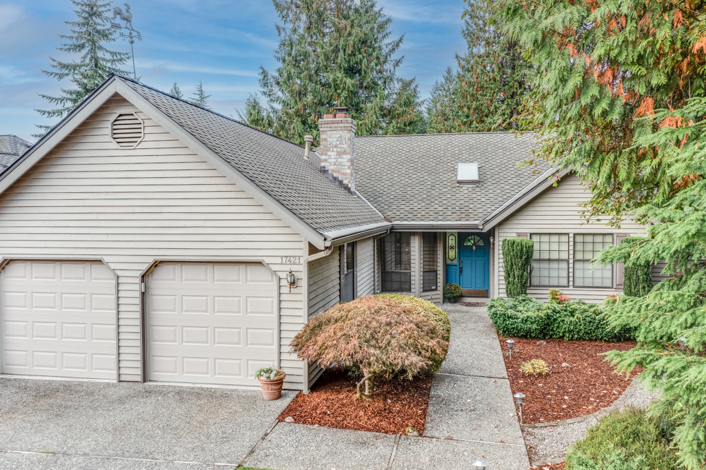 Property Photo: 17421 NE 140th Place WA 98052