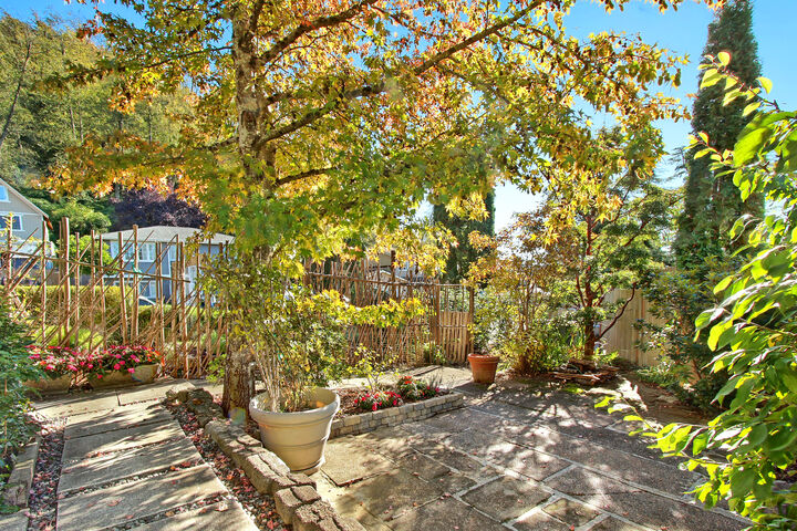 Property Photo:  915 Fir Ave  WA 98294 