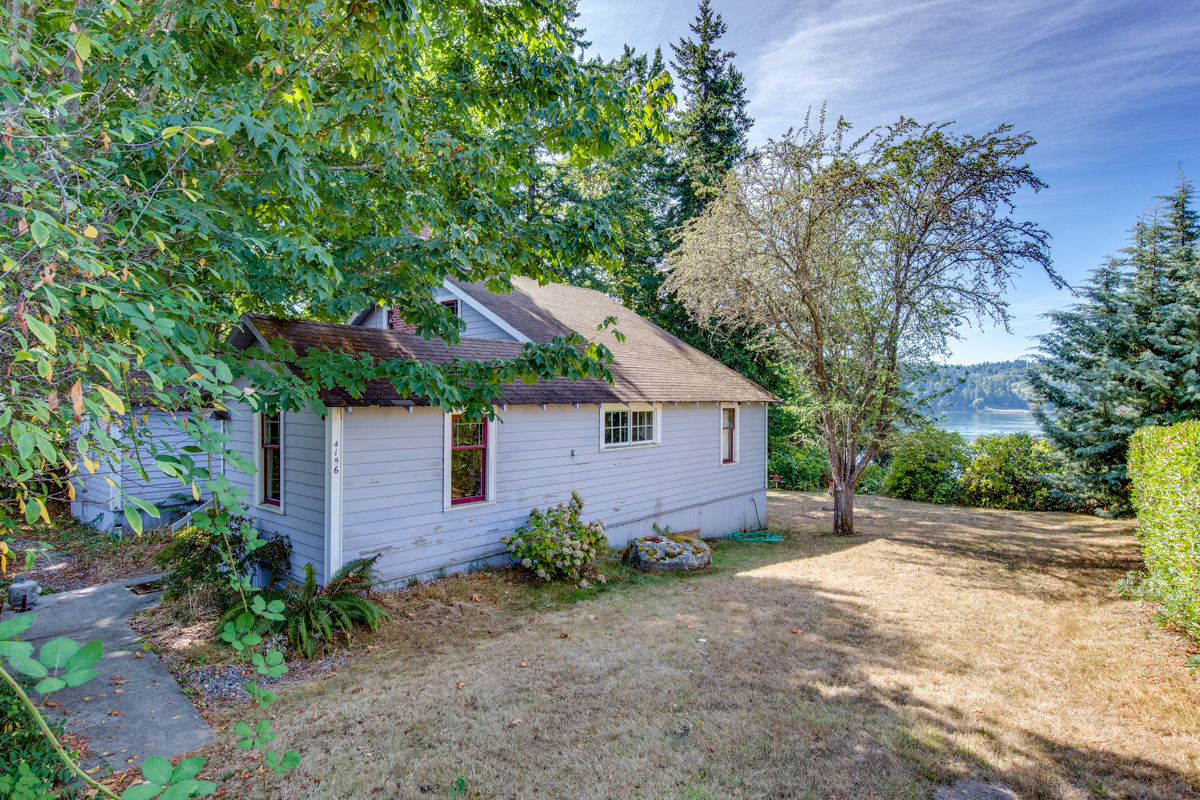 Property Photo: Crystal Springs 4156 Crystal Springs Dr NE  WA 98110 