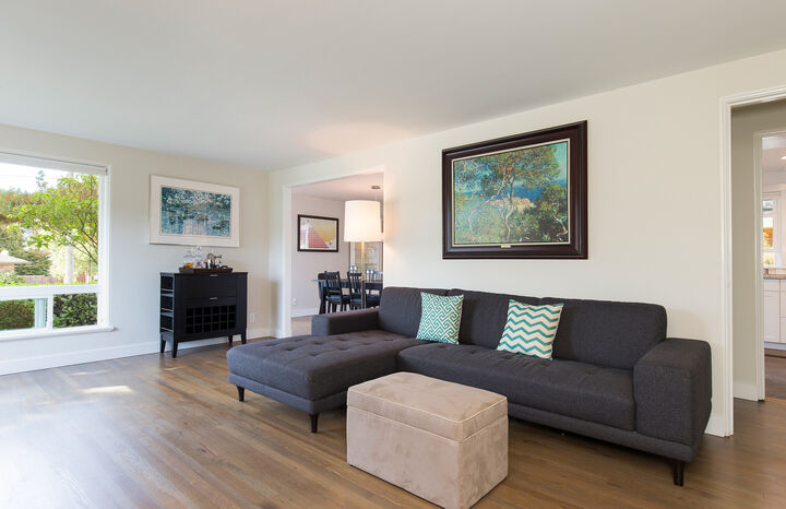 Property Photo: Living Room 3124 W Raye St  WA 98199