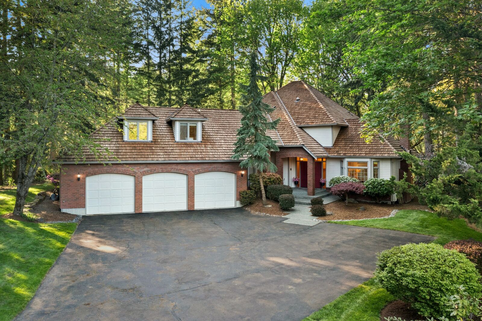 Property Photo:  17812 NE 154th Street  WA 98072 