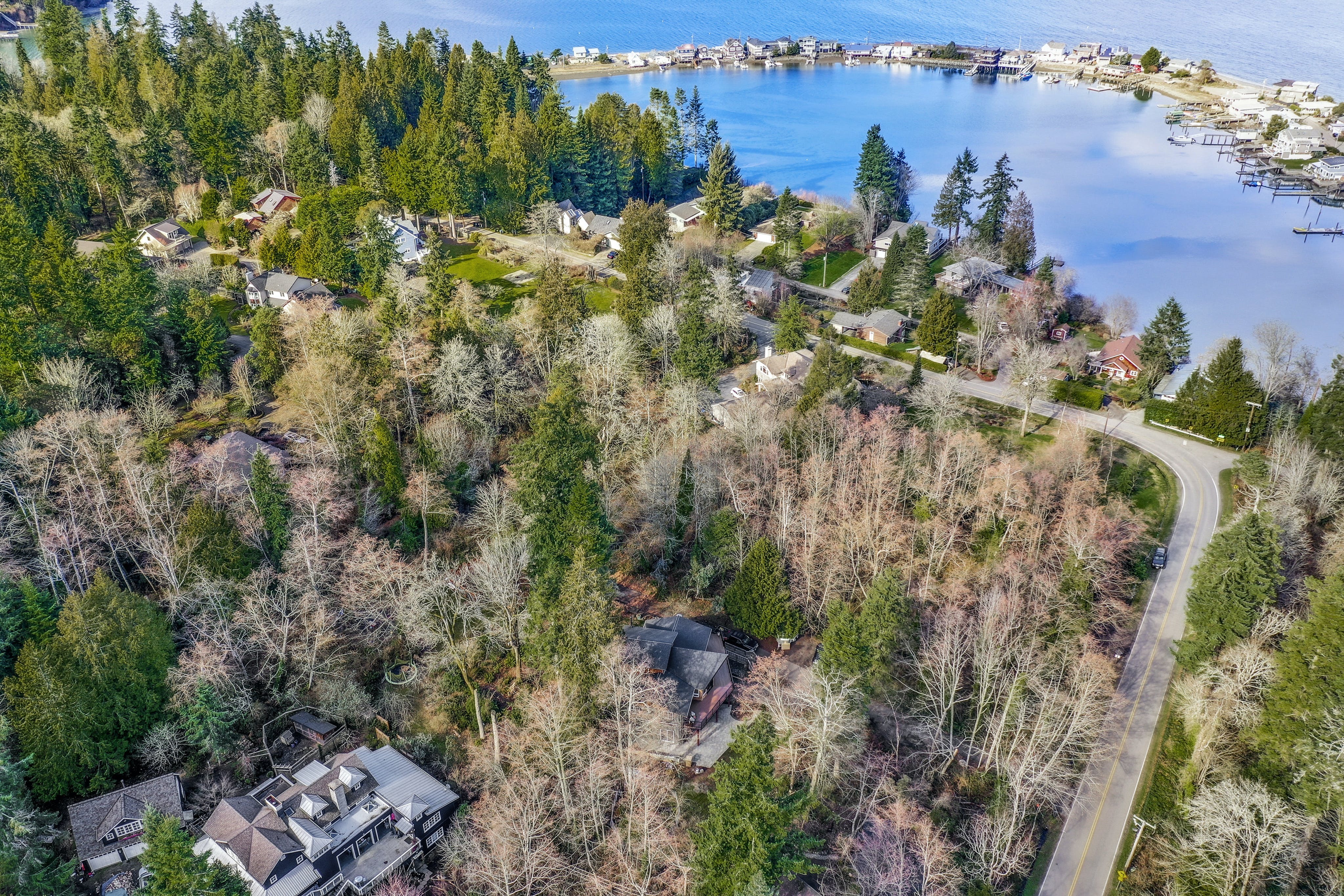 Property Photo:  15561 Sunrise Drive NE  WA 98110 