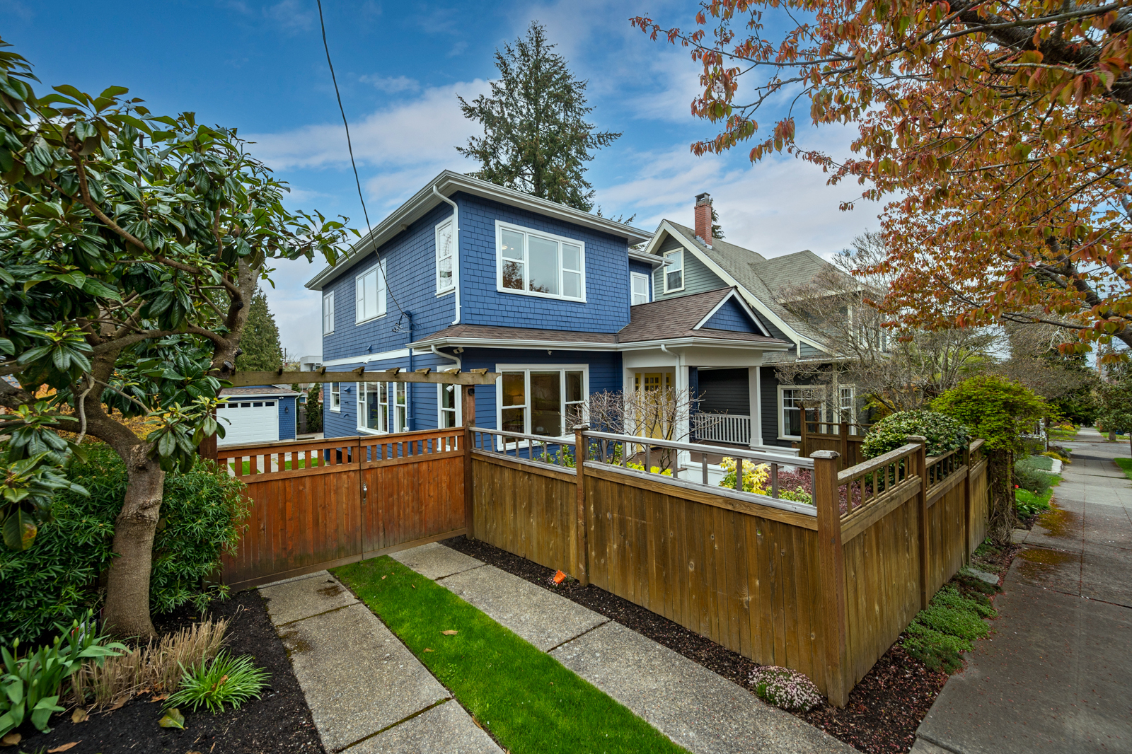 Property Photo: Exterior 1713 3rd Avenue N  WA 98109 