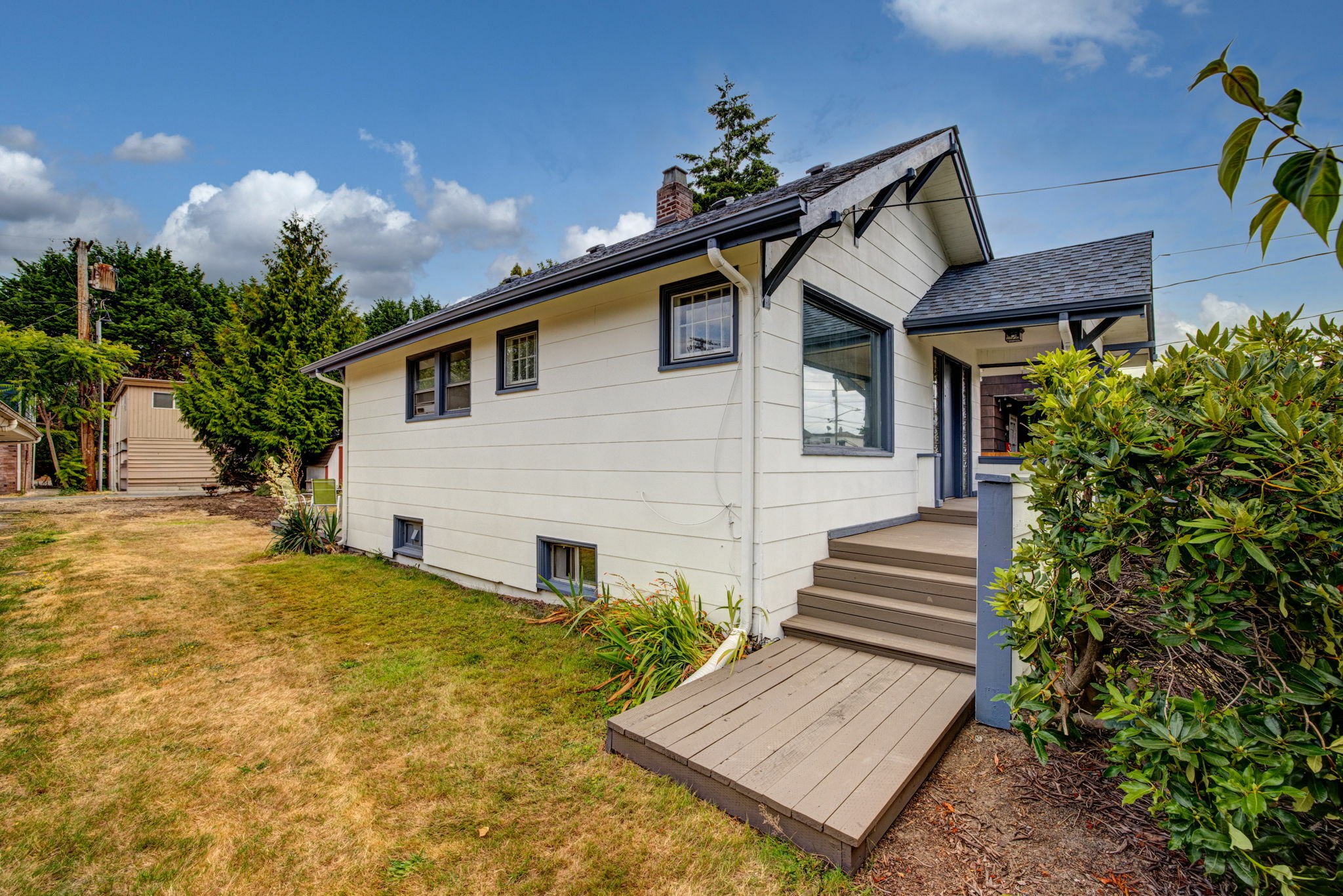 Property Photo:  448 Pelly Avenue N  WA 98057 