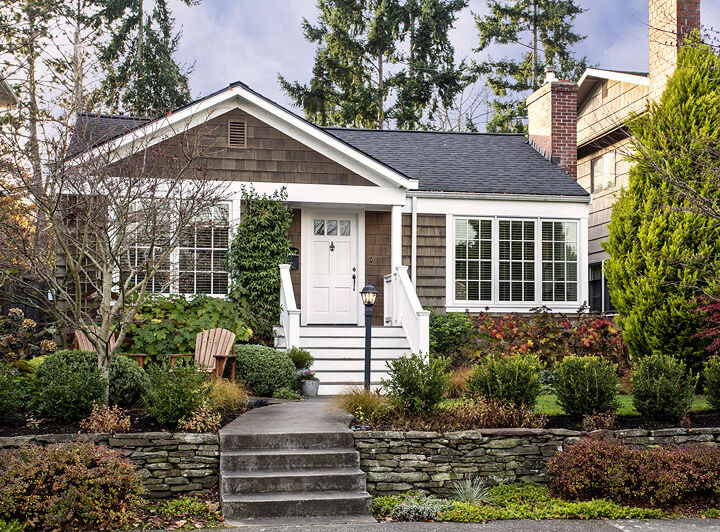 Property Photo: 2057 McGilvra Blvd E WA 98112
