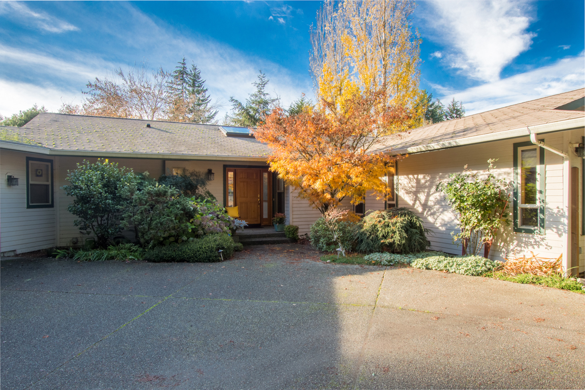 Property Photo: 11537 Matsu Place NE WA 98110