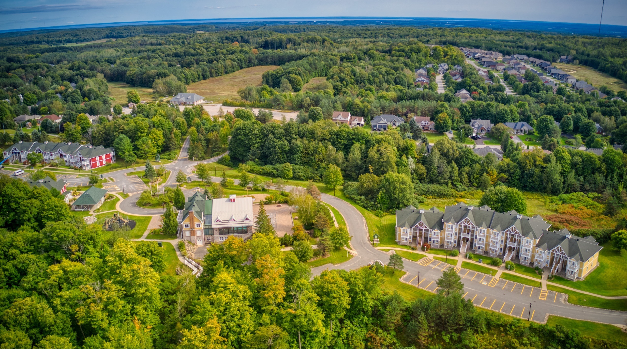 Property Photo:  Carriage Country Club Towns  ON L0L 2L0 