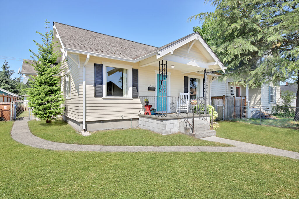 Property Photo: 5610 S Oakes St WA 98409