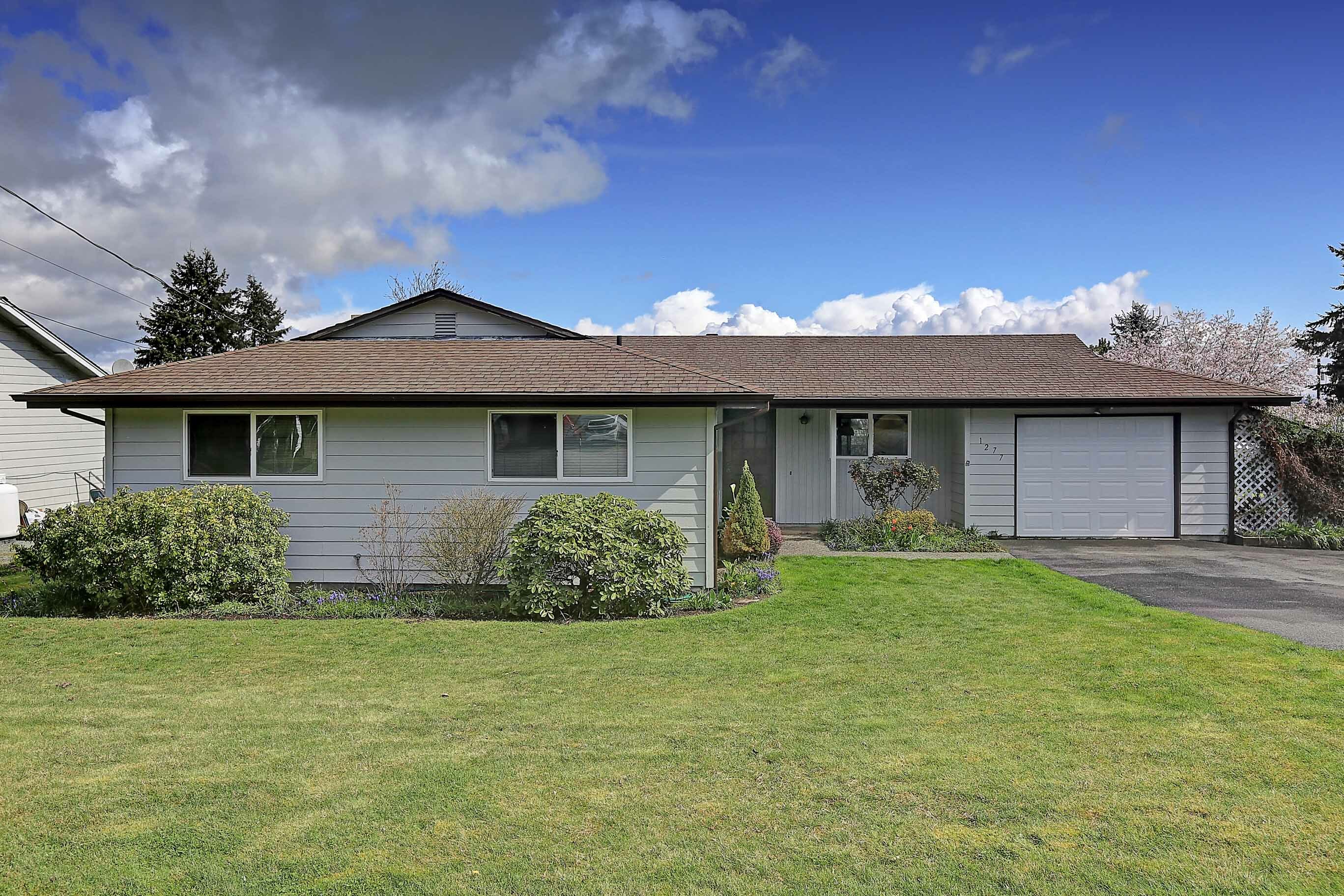 Property Photo:  1277 Uplands Dr  WA 98282 