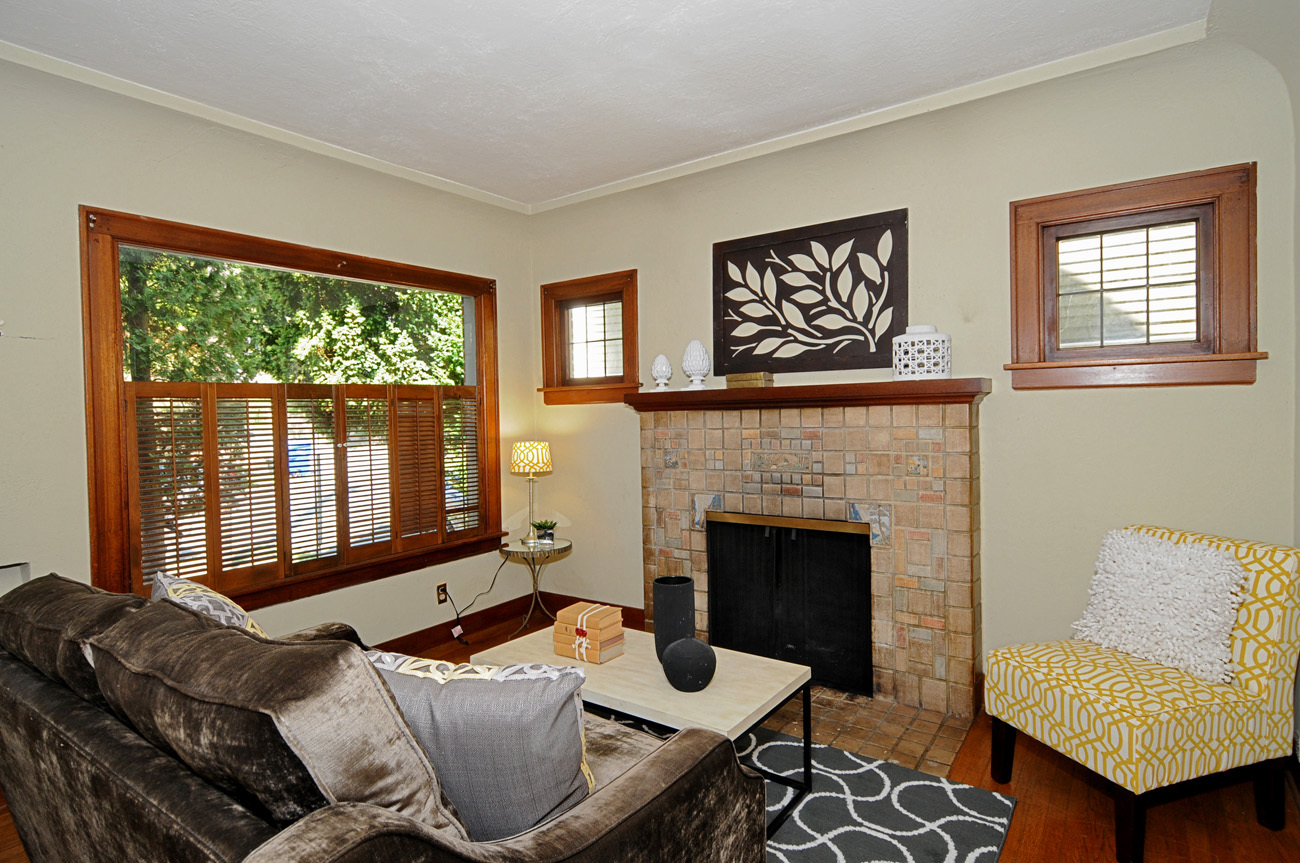 Property Photo: Living & dining room 235 NW 52nd St  WA 98107 