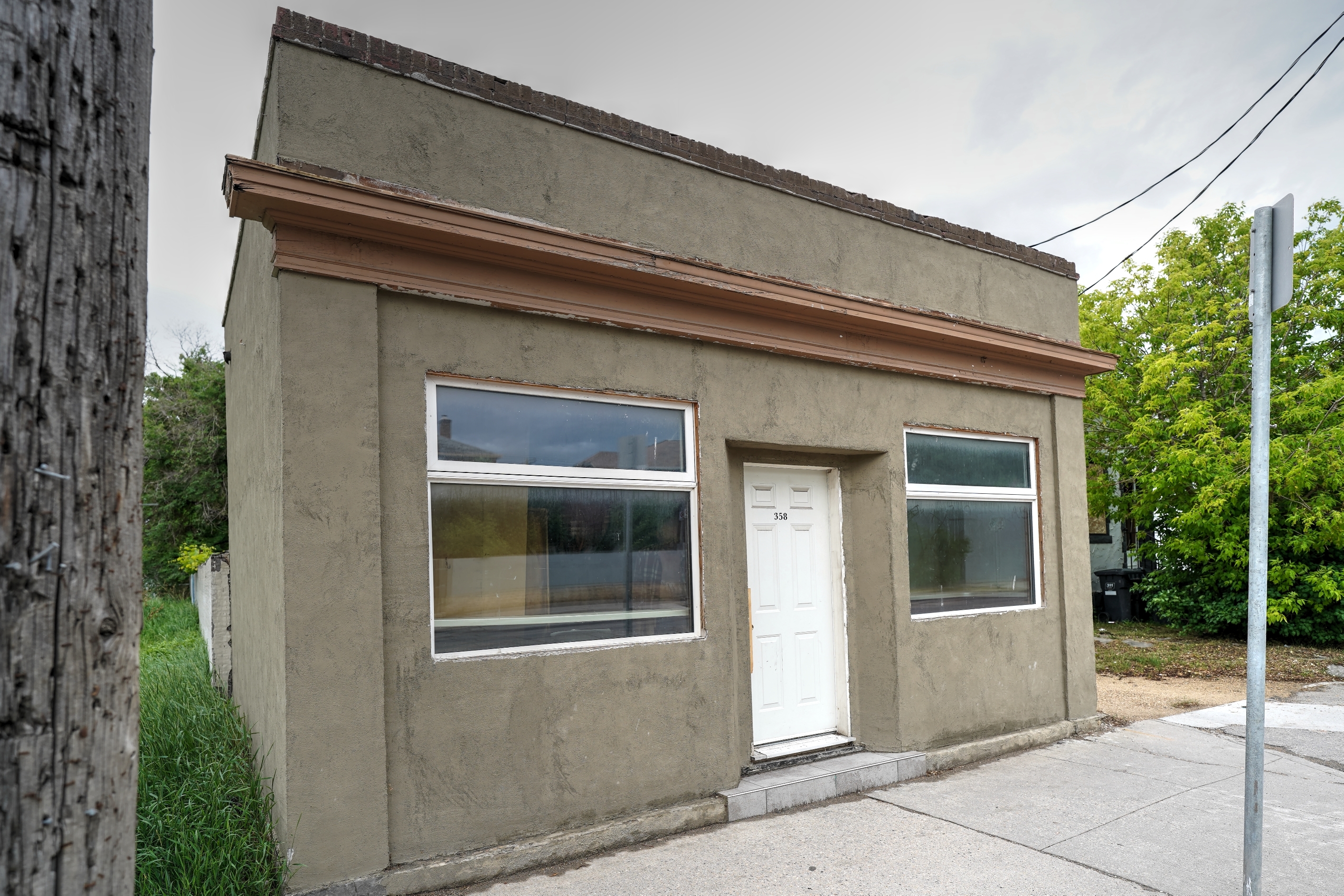 Property Photo:  358 Selkirk Ave  MB R1A 0G6 