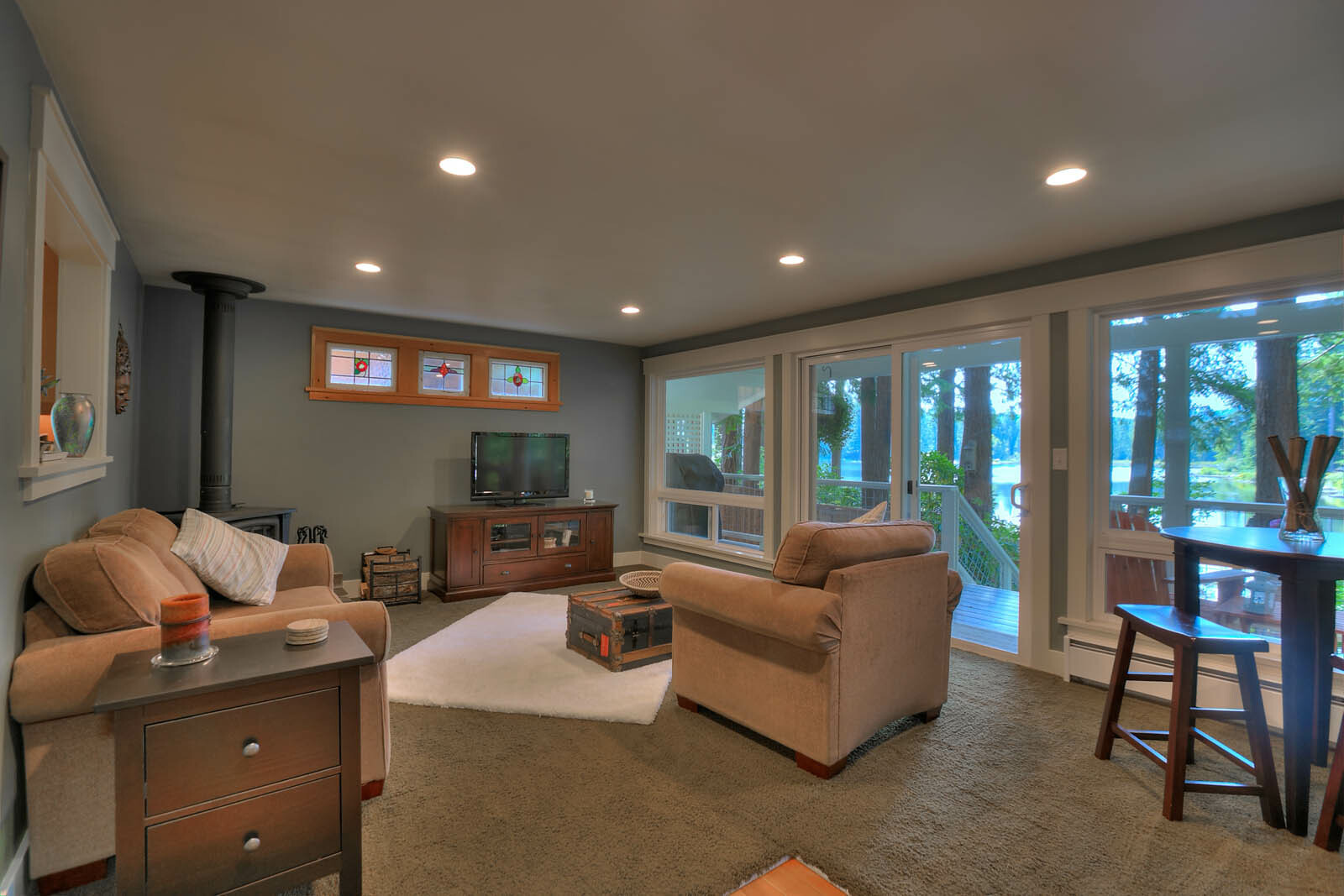 Property Photo: Living room 7249 Lake Alice Rd SE  WA 98024 