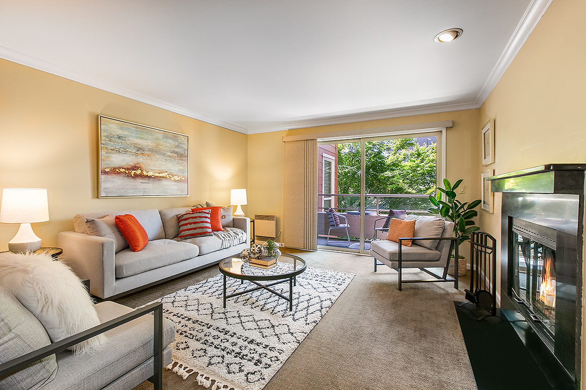 Property Photo: Living/Dining Room 522 W Mercer Place 203  WA 98119 