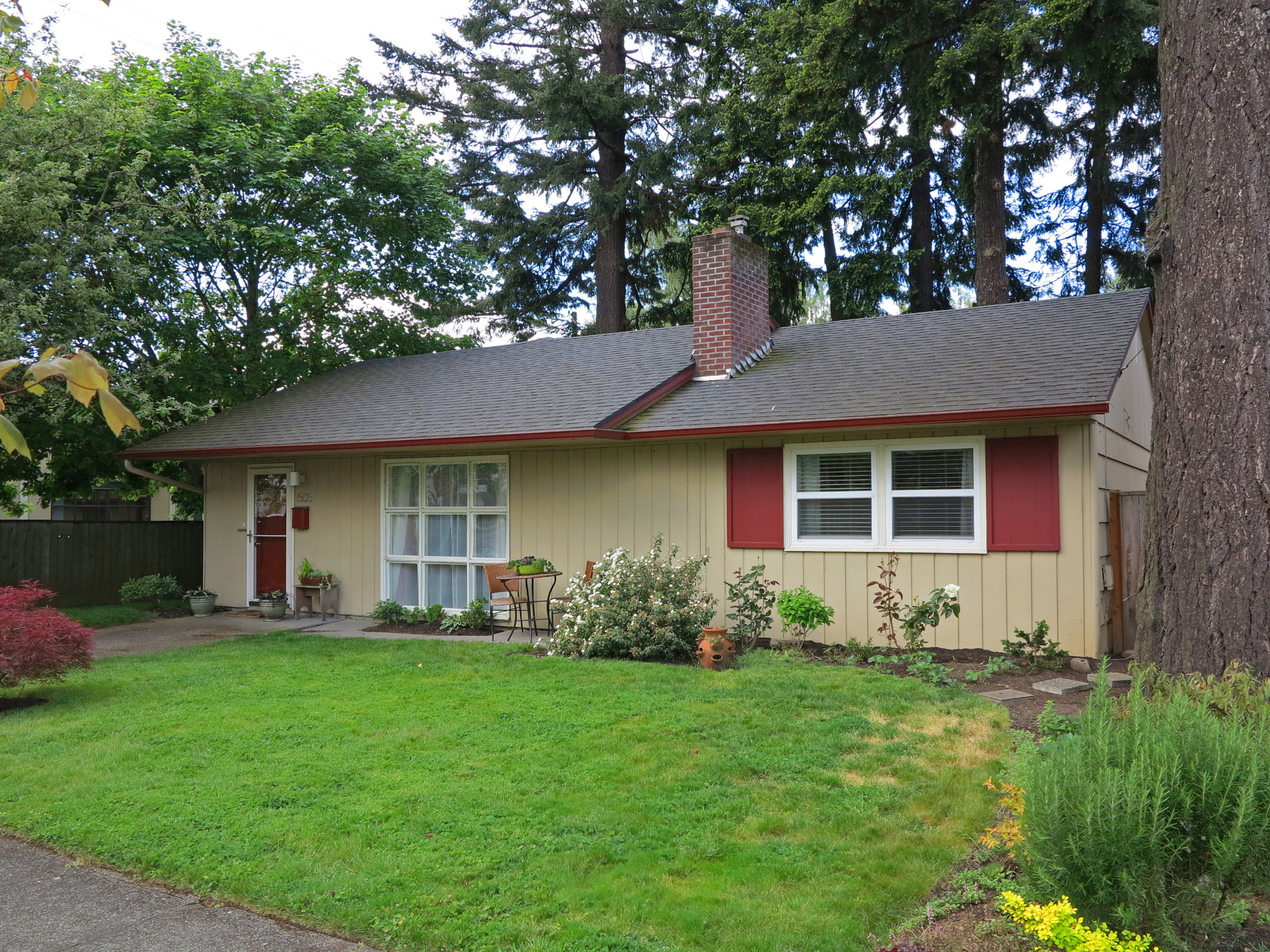 Property Photo:  1505 NE 65th Ave  OR 97213 