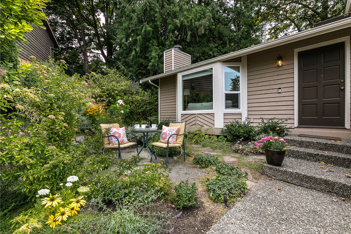 Property Photo:  19344 35th Avenue NE  WA 98155 