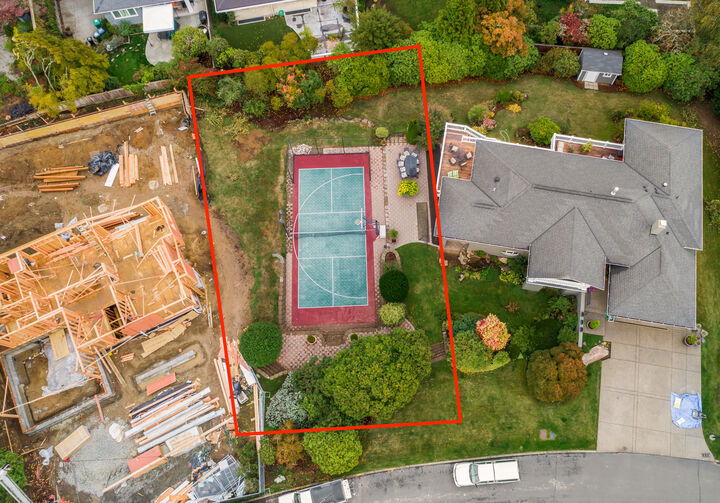 82 Xx Crest Dr NE  Seattle WA 98115 photo