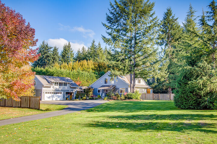 11216 Pinyon Ave NE  Bainbridge Island WA 98110 photo Pinyon Avenue