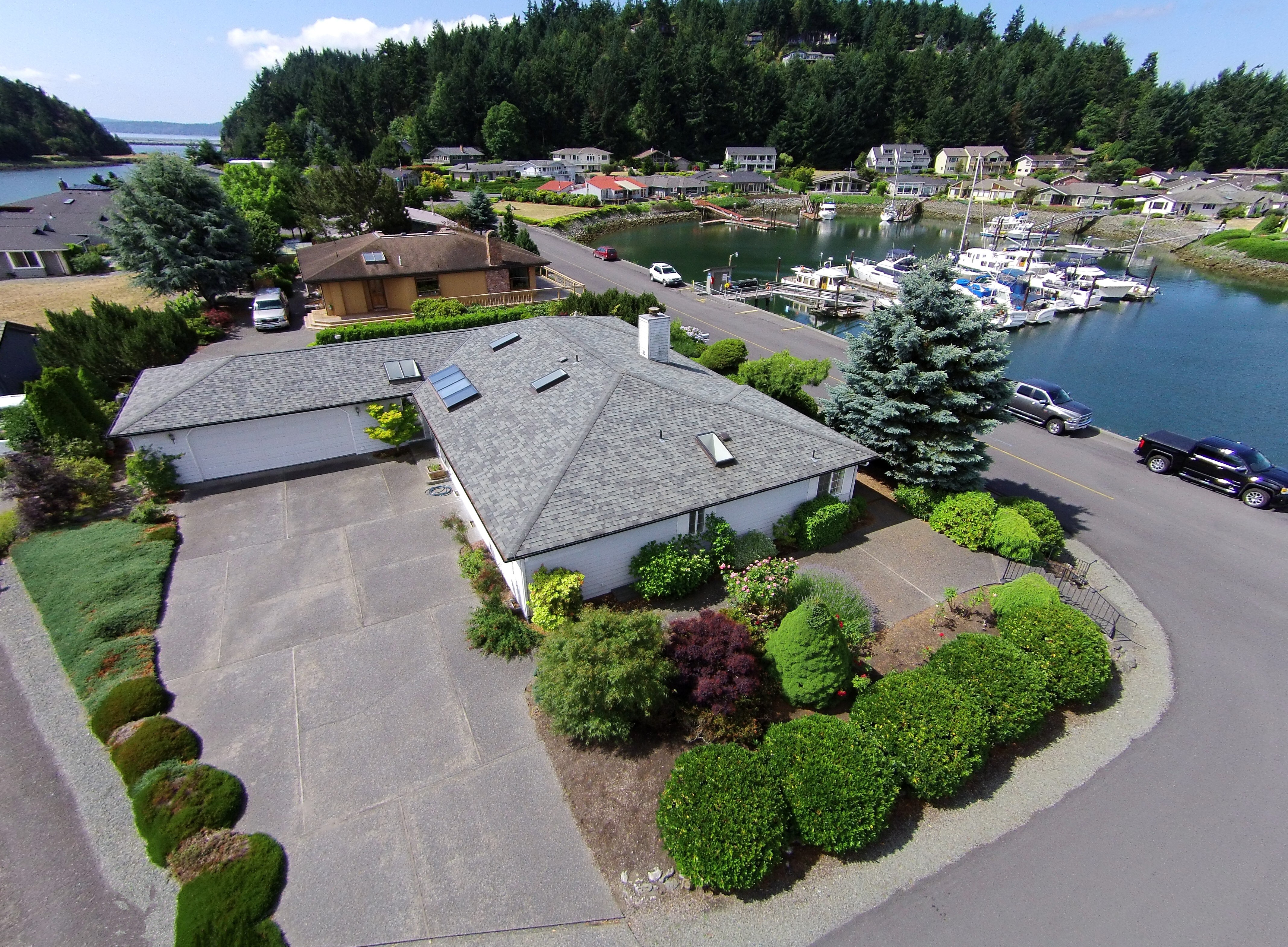 Property Photo: 819 Shoshone Dr WA 98257