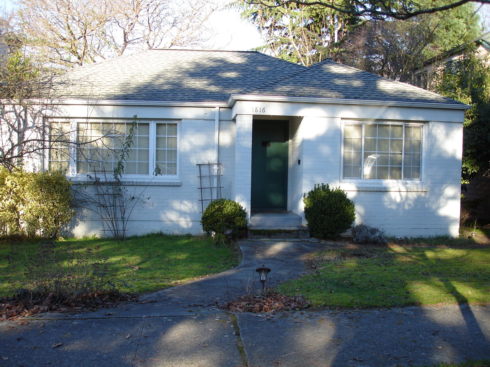 Property Photo:  1816 E McGraw St  WA 98112 
