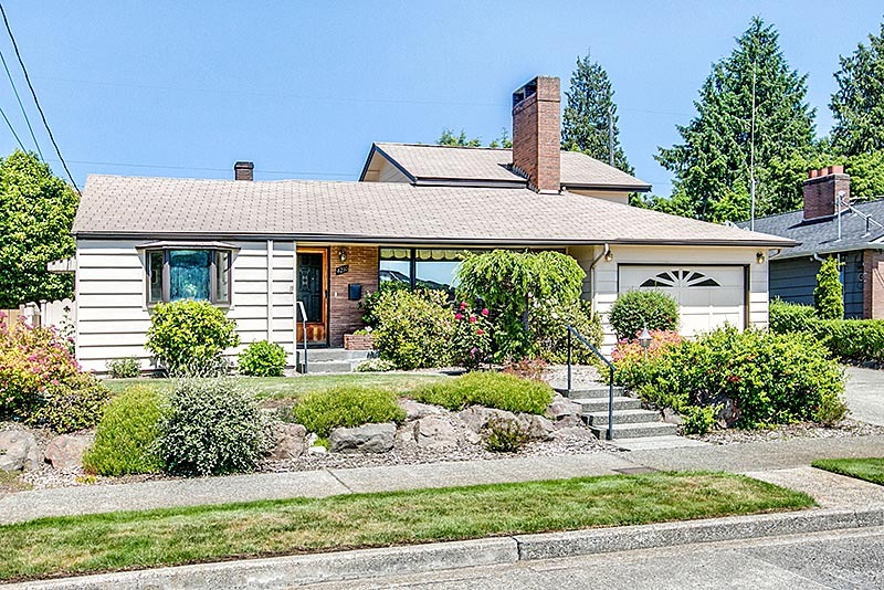 Property Photo:  4210 NE 72nd St  WA 98115 