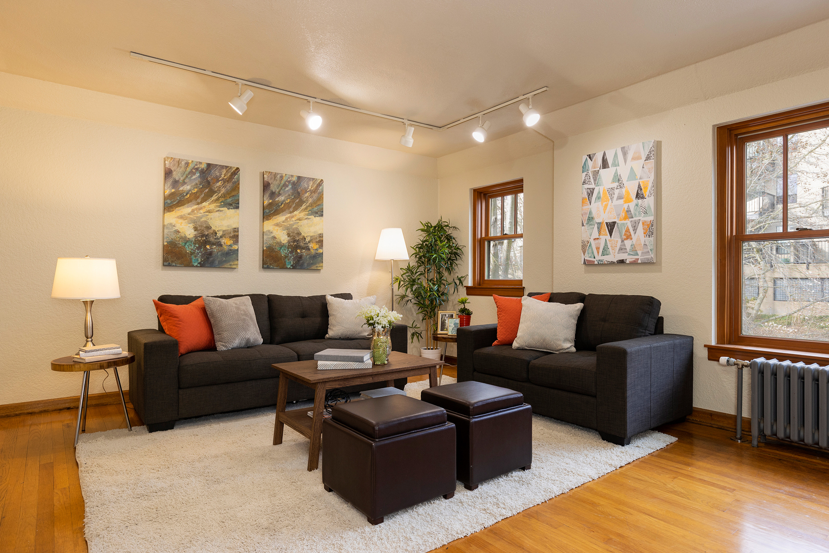 Property Photo: Living Room 519 W Roy St 414  WA 98119 