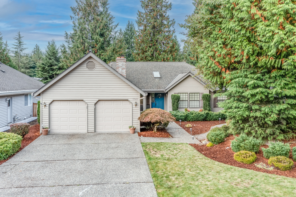 Property Photo: 17421 NE 140th Place WA 98052