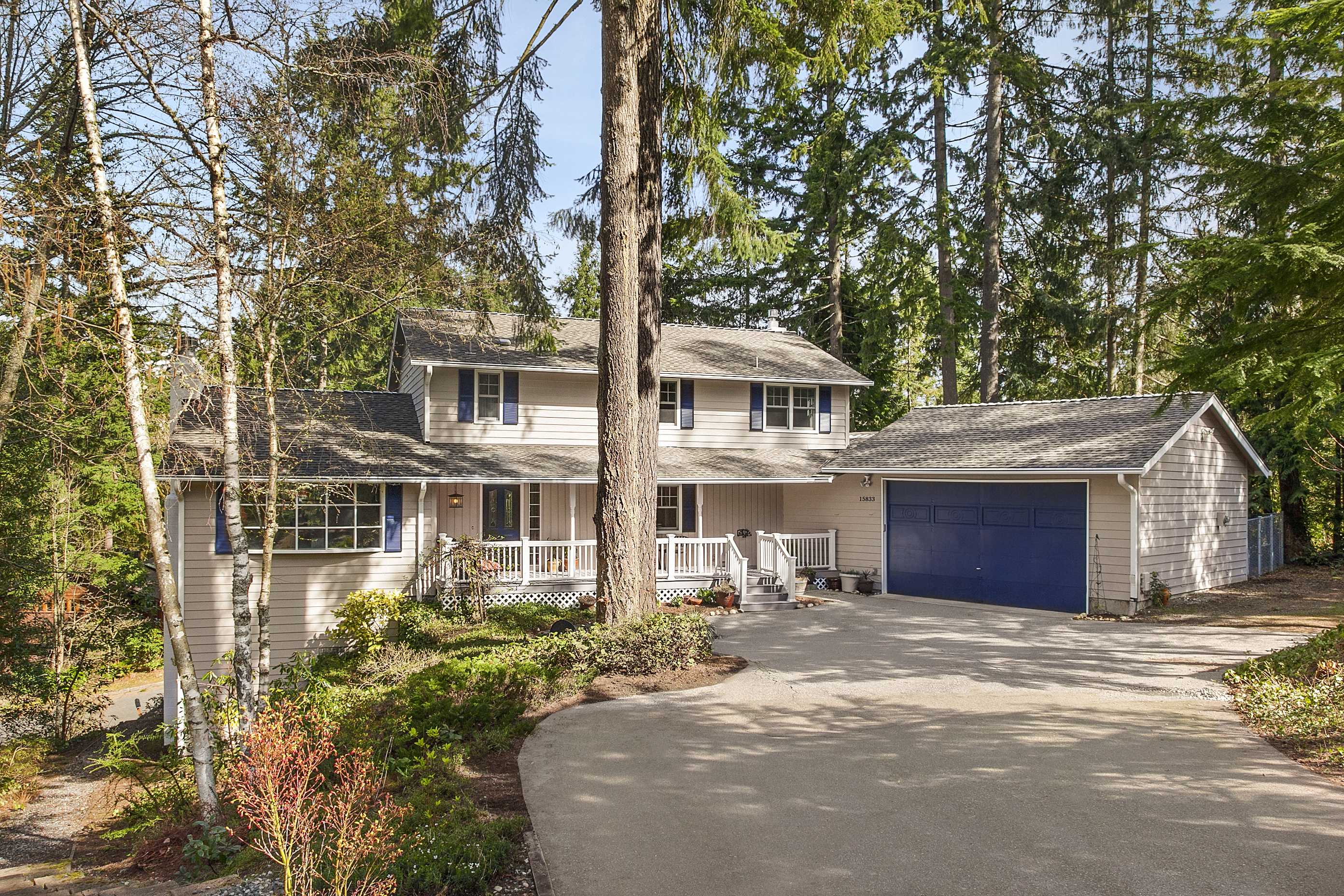 Property Photo:  15833 SE 43rd Place  WA 98006 