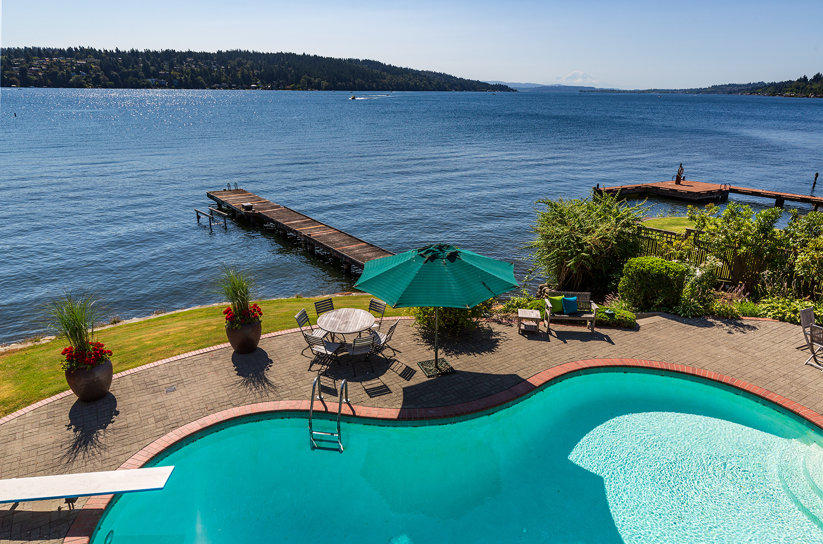 Property Photo:  16280 Beach Dr NE  WA 98155 