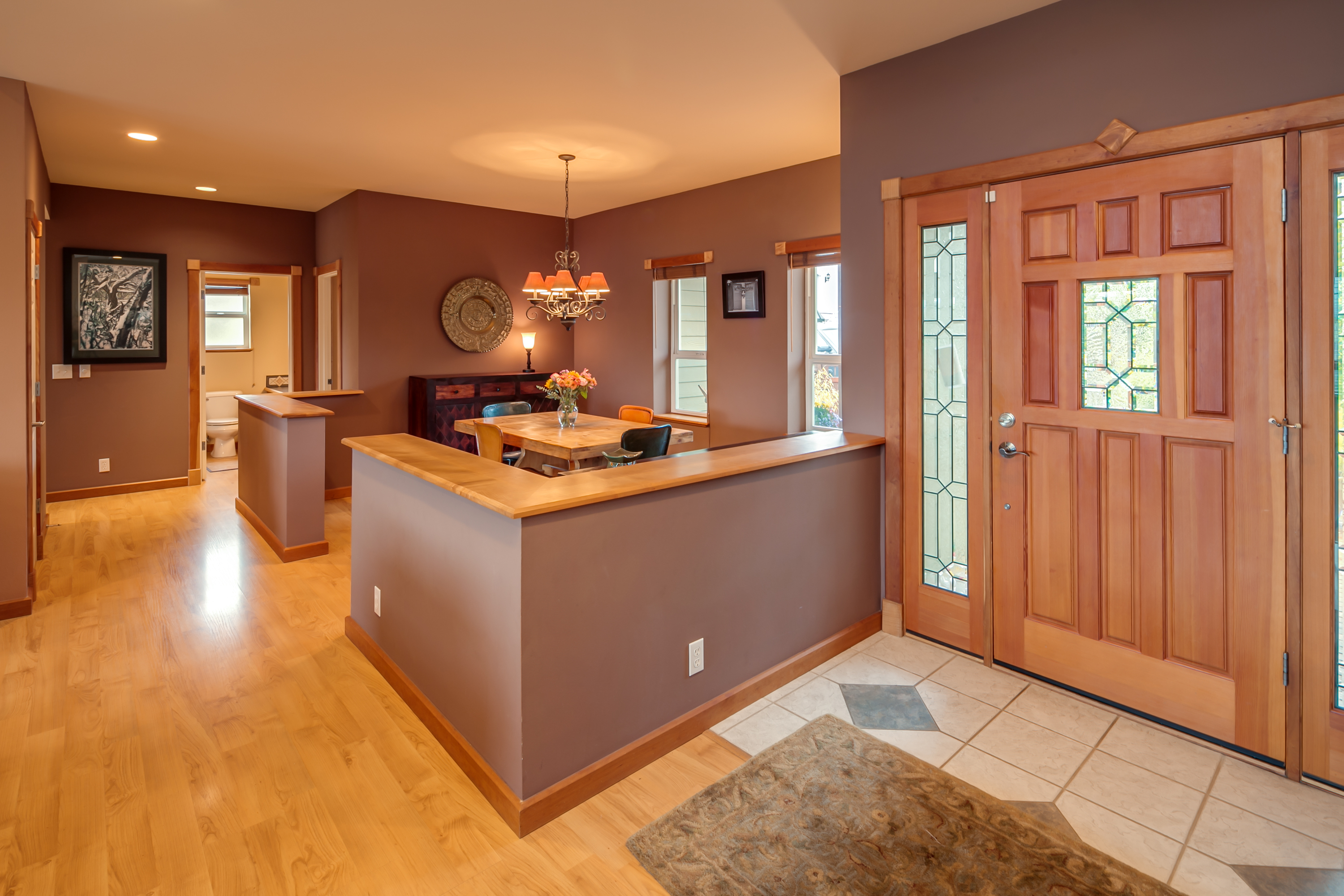 Property Photo: Foyer 4415 E Oregon St  WA 98226 