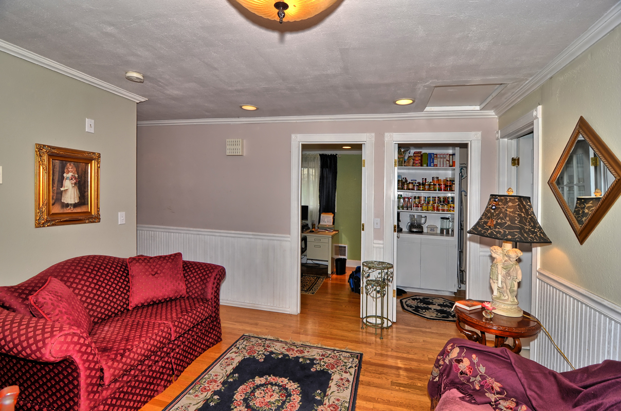Property Photo: Elegant 3 bedroom, 1.75 bath home in quiet mill creek neighborhood. 2823 139th Place SE  WA 98012 
