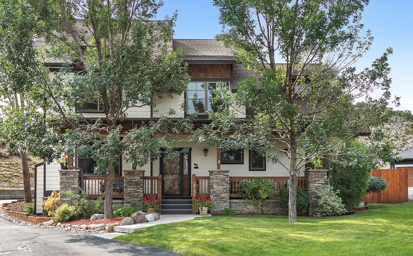 Property Photo:  244 Horton Street  WA 98101 