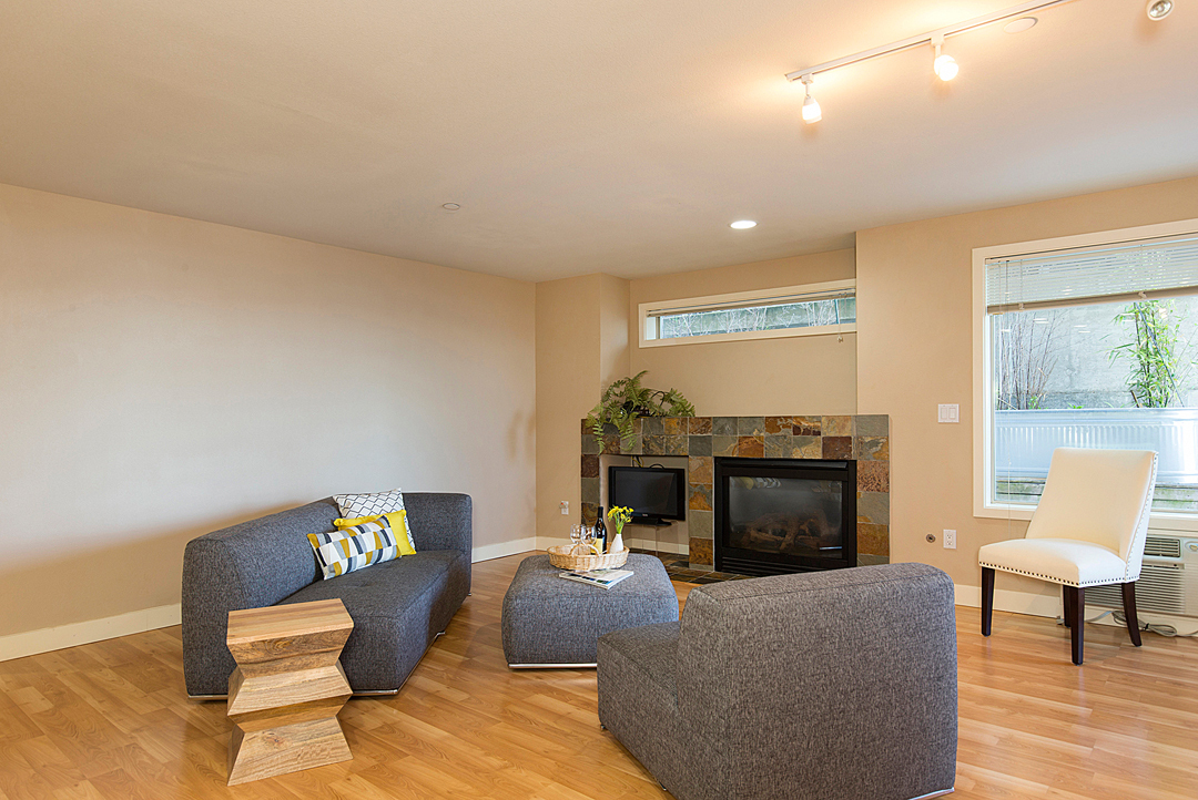 Property Photo: Living room 511 W Mercer Place 104  WA 98119 